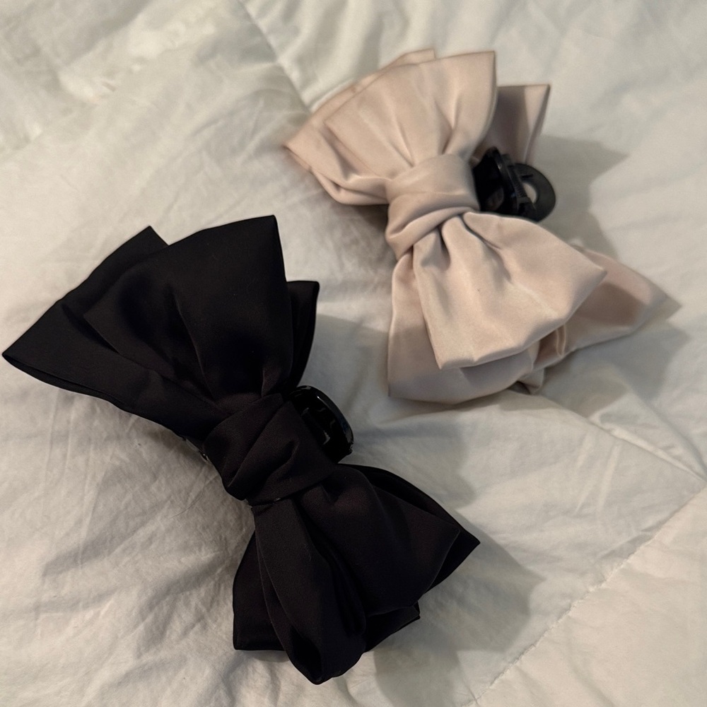 Bow Hair Claw Clips - Black and Beige